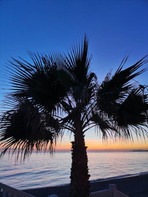 Apartamento Atico Fresco Y Luminoso Con Aparcamiento Privado Nerja Exterior foto