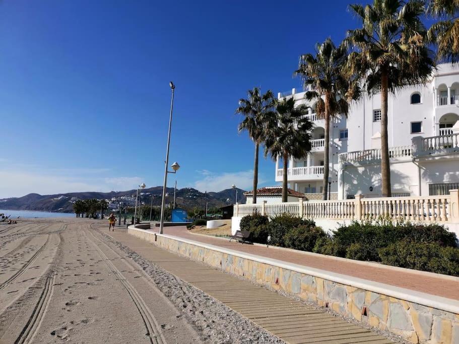 Apartamento Atico Fresco Y Luminoso Con Aparcamiento Privado Nerja Exterior foto